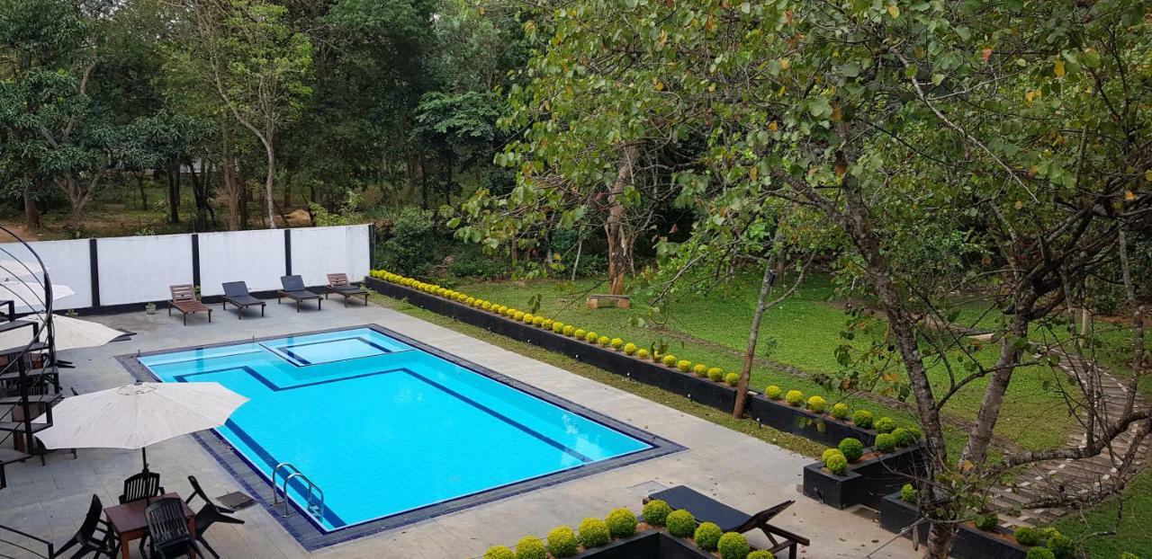 Lavish Resort - Sigirya Sigiriya Luaran gambar
